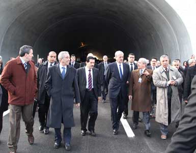 الوزير الأول يقف على العديد من المشاريع التنموية بقسنطينة استثمارات ضخمة لتغيير وجه الولاية