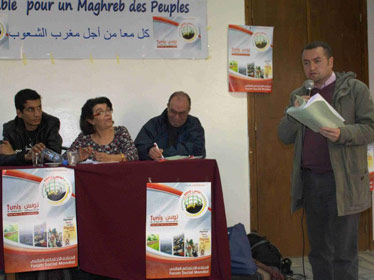 Les mouvements sociaux algériens préparent leur présence au Forum social mondial en Tunisie