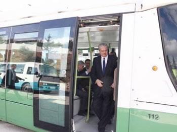 Un Premier ministre sans protocole CONSTAMMENT À L'ECOUTE DES DOLEANCES DES CITOYENS