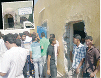Colère et désespoir des chômeurs du Sud A Laghouat, ils brûlent leurs diplômes