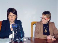 Conférence de presse avec Martine Aubry 'Nous pouvons très vite bâtir de nouvelles relations entre les deux pays