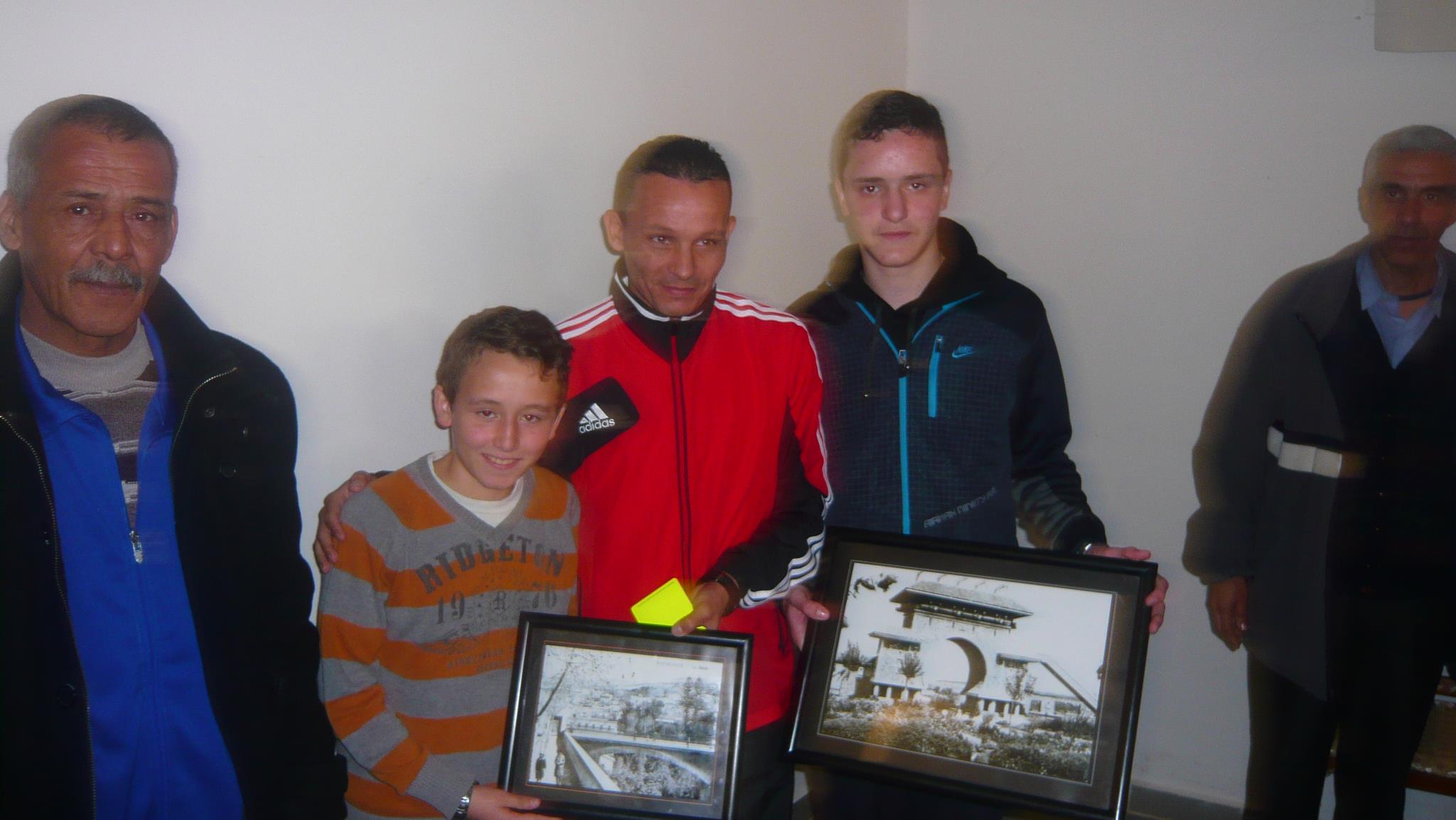 ECOLE D'ARBITRAGE DAHOU HADJ AHMED DE MOSTAGANEM HAIMOUDI DJAMEL HONORER PAR L'ASSOIATON DES ARBITRES