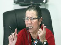 Elle accuse les grandes puissances d'actionner leurs 'valets