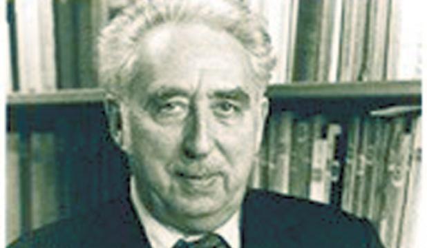 وزارة الخارجية تستعيد أرشيف جاك بيرك في انتظار حفظه في مكتبة فرندة بتيارت