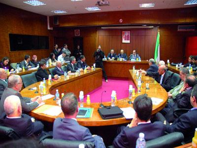 Trois accords algéro-espagnols dans la mécanique, la récupération du papier et le cuir En marge de la visite du président du gouvernement espagnol, Mariano Rajoy