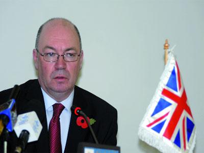 Vers la formation d'un nouveau partenariat stratégique de sécurité Le ministre britannique chargé de l'Afrique du Nord à Alger
