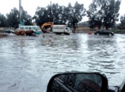 أحياء المدينة تغرق في مياه الأمطار في انتظار تجسيد وعود المجلس الجديد بالميلية في جيجل