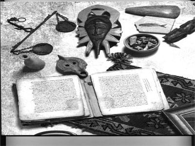 «Le cabinet des curiosités» ou la caverne d'Ali Baba Exposition hétéroclite au Mama