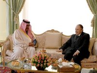 Le président Bouteflika reçoit le ministre saoudien de l'Intérieur