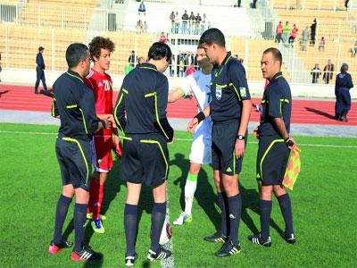 Deux arbitres algériens retenus La Confédération africaine de football a désigné les arbitres