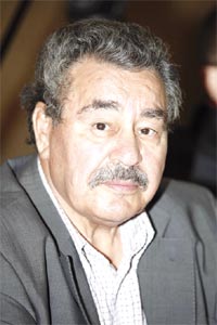 Akli Yahiatene séduit toujours Du haut de ses 80 ans