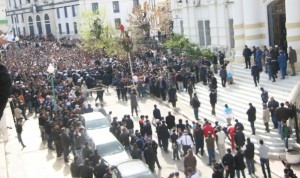 مسيرات وإغلاق تام في قسنطينة حداد على “هارون