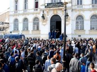Assassinat des deux enfants : commerces et écoles fermés à Ali-Mendjeli, regroupement devant le palais de justice à Constantine