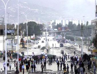 مليونية ورقلة تكسر هدوء الأغواط وتخرج شبابها للتجمهر في ساحة المقاومة شباب الجنوب يواصل تجسيد وطنيته ويكذب الإدعاءات المغرضة