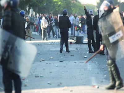 Escarmouches sporadiques entre jeunes et forces de l'ordre Calme précaire à Constantine