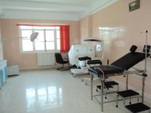 Inauguration d'une polyclinique et d'une antenne administrative à  Draa Kébila