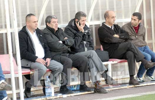 JSK : Le fossé se creuse entre Hannachi et Yarichène