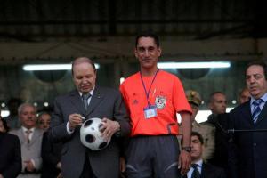HADJ BENDANI A FAIT HONNEUR A MOSTAGANEM ET A FORME DES GENERATIONS D'ARBITRES