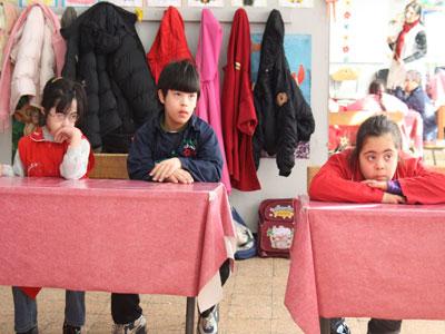 Les enfants trisomiques livrés à l'ignorance et à l'intolérance de la société Les pouvoirs publics restent sourds aux doléances des parents et des associations