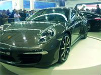 SON STAND EST INONDE PAR LES VISITEURS Les joyaux de Porsche séduisent la foule