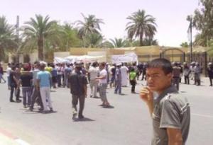 إمبراطورية البطالة في أفلو بالأغواط جامعيون في دوامة “الحيطيست  ...