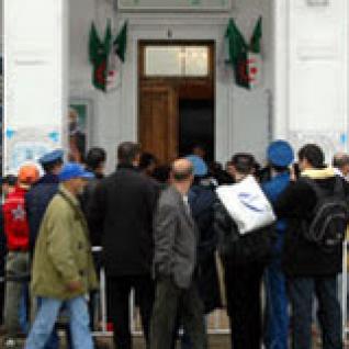 Les travailleurs des communes d'Alger entament une grève de 8 jours