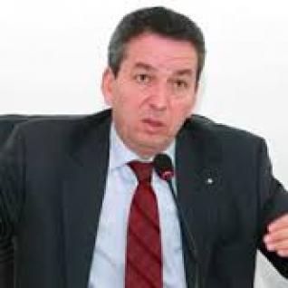 Benyounès: Limiter le nombre de mandats présidentiels n'est pas un préalable à la démocratie