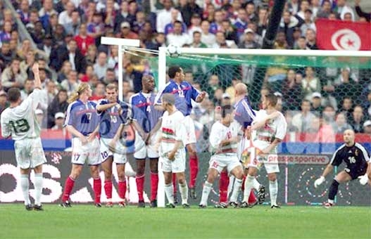 Un Algérie-France est en discussion pour 2013