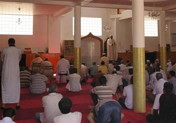 Un imam arrêté en flagrant délit ACCUSE D'AVOIR VOLE LES FONDS DE LA ZAKAT D'ORAN