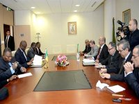 M. Messahel s'entretient à Alger avec le ministre malien des Affaires étrangères