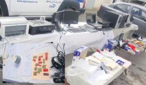 تفكيك شبكة لتزوير الوثائق الرسمية ببسكرة ضبط أختام إدارات وشرطة الحدود