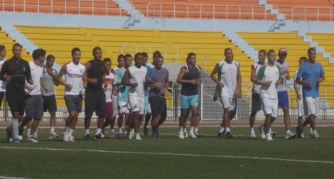 إتحاد سيدي بلعباس: المدرب غائب والتدريبات معلّقة والرئيس يلوّح بالرحيل