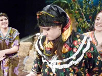 المسرح الجهوي لتيزي وزو.. مسرحية “الأرض والدم