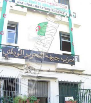 La fin d'une longue hibernation LA SCÈNE POLITIQUE SE REANIME