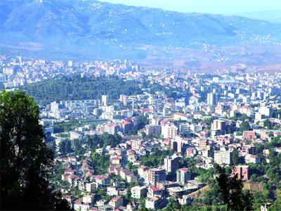 Au milieu d'un gâchis urbanistique, le jardin «Colonel Mohand-Oulhadj»... Tizi Ouzou