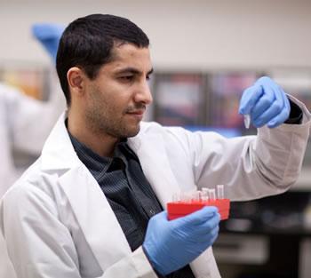 Le jeune Algérien qui révolutionne la médecine SACRE MEILLEUR INVENTEUR AUX ETATS-UNIS