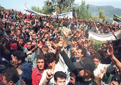 e RCD et le MAK dans la rue pour l'officialisation de tamazight et l'autonomie de la Kabylie