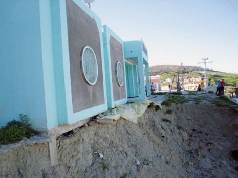 Plusieurs édifices publics menacés d'effondrement Commune de Bouraoui Belhadef (Jijel)