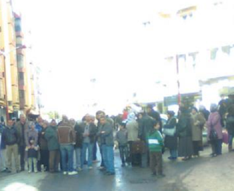 اعتصام شباب أمام دائرة البويرة للمطالبة بالسكن