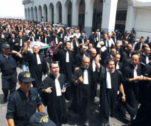 محامو العاصمة يقاطعون الجلسات .. والقضاة يردون بالإحتجاج