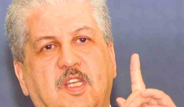 سلال غاضب من مشاركة والي معسكر في الجنازة ويلمح لإبعاده في لقاء مع بعض نواب الولاية بخصوص انتحار مدير التنظيم