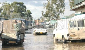 La ville et ses alentours inondés INTEMPERIES À ORAN