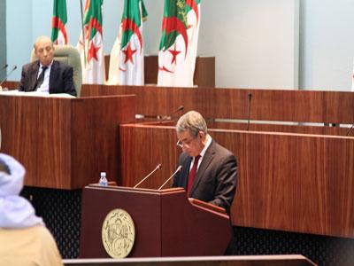 Benhamadi défend son projet de loi Service universel, développement du contenu et développement de la fibre optique