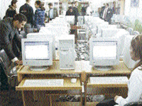 A défaut de travail et de loisirs Les cybercafés, refuge des jeunes villageois