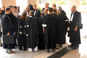 30 ألف محامي بالعاصمة يُهدّدون بالخروج إلى الشارع