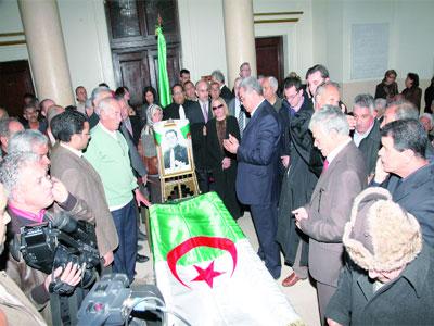 «Un grand homme, un grand défenseur des libertés individuelles et des droits des peuples pour leur indépendance» Des compagnons de lutte et des avocats rendent hommage au défunt Me Ammar Bentoumi