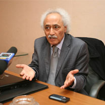 Forum social mondial de:Tunis Babes reçu par le chef du gouvernement tunisien