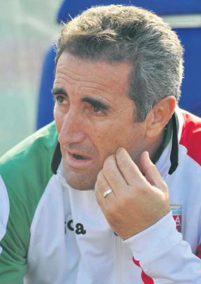 منّاد: الأجواء الاحتفالية بالعاصمة تجعلنا تحت الضغط حاج عيسى لن يشارك في النهائي