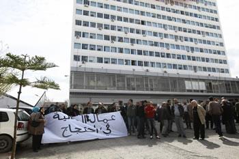 Ça déborde! GRÈVES EN CASCADE, RASSEMBLEMENTS, MARCHES, ECHAUFFOUREES...