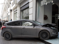 Deux blessés dont un dans un état grave Accident de voiture à la rue Asselah-Hocine (alger)